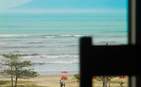 Apartamento frente mar Indaiá